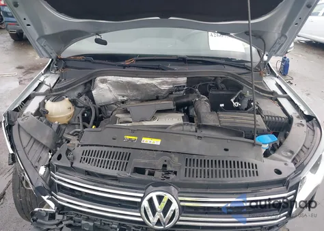 2017 Volkswagen Tiguan 2.0T Wolfsburg Edition z USA, uszkodzony, nr VIN WVGSV7AX4HK011237